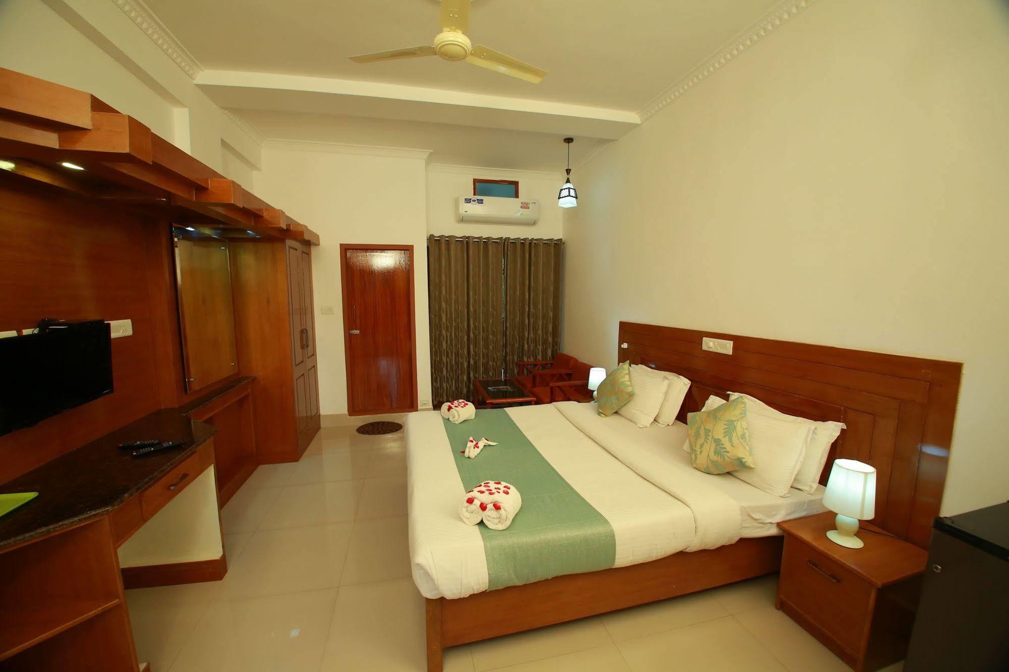 Jungle Park Resorts Thekkady Exterior foto